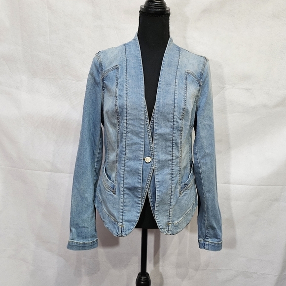 CAbi Manhattan Beach Layered Look Denim Jacket 98% Cotton 2% Spandex Size M - Picture 1 of 8